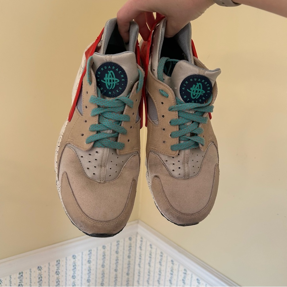 Nike Sneakers - Picture 4 of 11